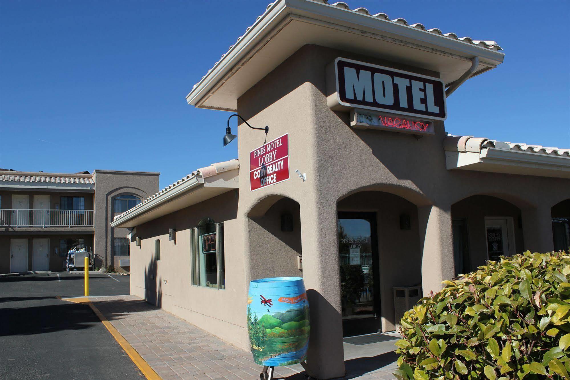 Pines Inn & Suites Cottonwood Kültér fotó